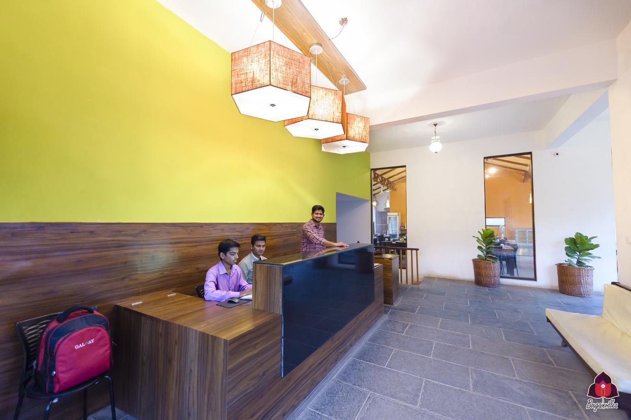 Bougainvillea Otel Alībāg Dış mekan fotoğraf